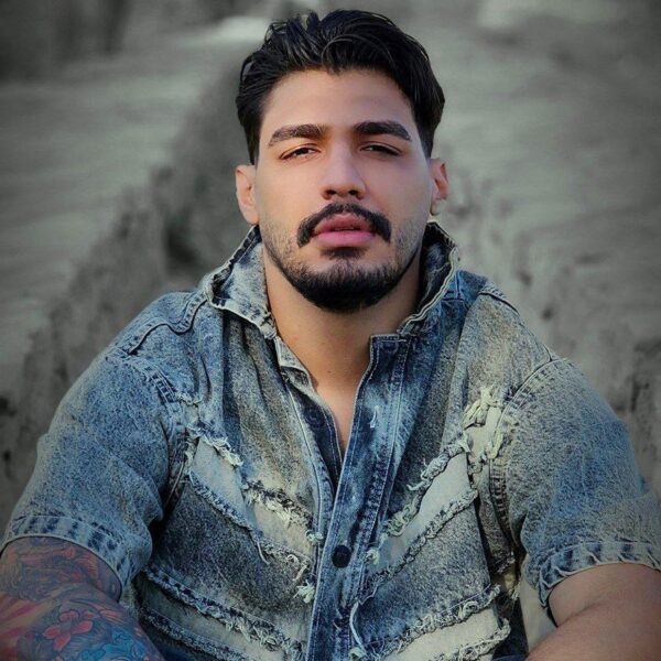 کاور آهنگ انتحاری از پوریا صداقت